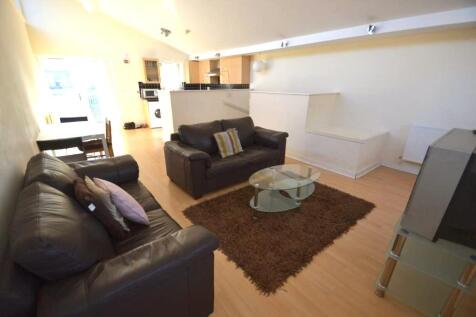 3-bed house on Peregrine Street, Hulme, Manchester, M15 5PZ., £2,250/mo