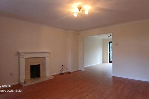 WhatsApp Image 2026-01-12 at 15.22.09 (1)