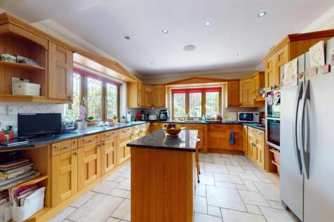 KITCHEN/BREAKFAST ROOM