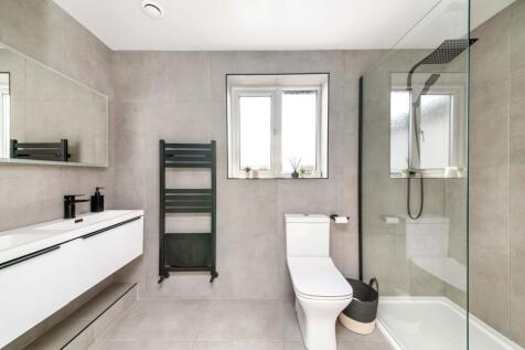 BEDROOM ONE EN-SUITE