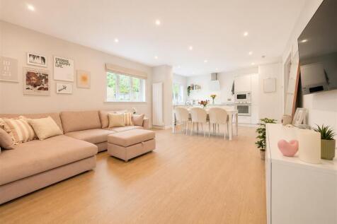 Lounge / Dining / Kitchen