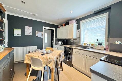 Sloan Street, Catrine kitchen