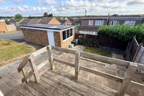 Cherry Tree Crescent, Walton, WF2 photo 4