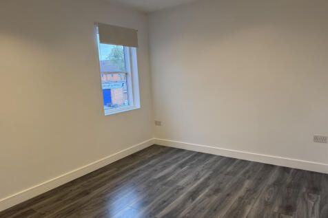 No Deposit Option Available, Chase Cross Road, Romford, Essex, RM5 photo 4