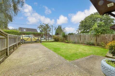 Driveway/Front Garden