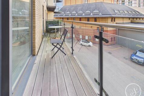 CAM02071G0-PR0941-STILL006.jpg