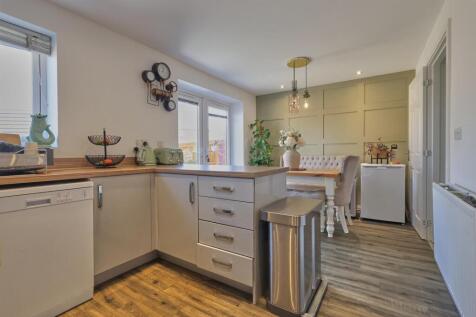 Fitted Dining Kitchen to Rear
