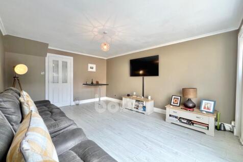 Culzean Place, Kilwinning lounge shot