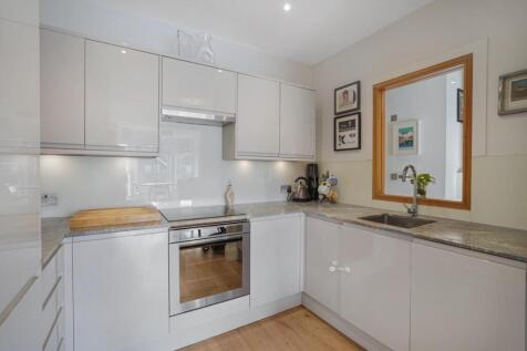 2 bed, 1 bath Flat in cardiff - Photo 6