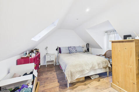 CAM02909G0-PR0507-STILL004