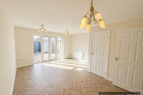 Massingham Park, Taunton, TA2 photo 3