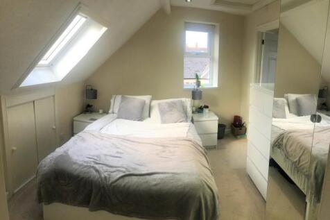 2 Flat for Rent on Marlborough Road