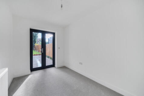 1383992-12-6925b5...