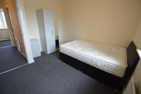 165 Chorlton - Bed 1.JPG
