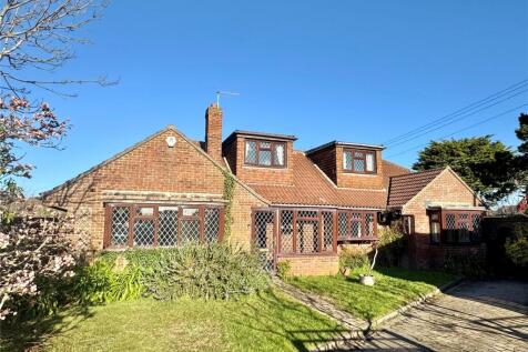 New Milton, BH25 - property photo