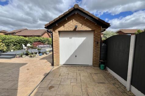 Detached Garage
