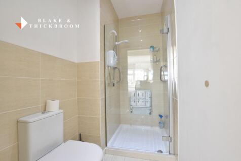 EN SUITE SHOWER ROOM