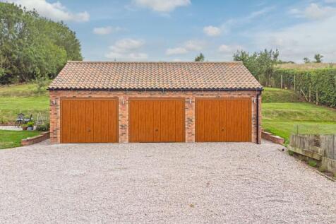Detached Garage housing annexe bedroom