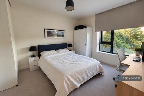 Wood Crescent, London, W12 photo 4