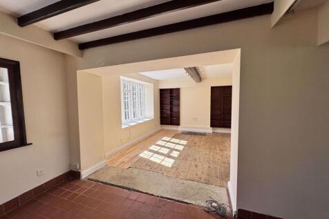 Commercial Property to rent Image 3