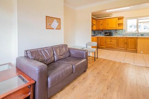 Lockleaze Road, Horfield, Bristol photo 5