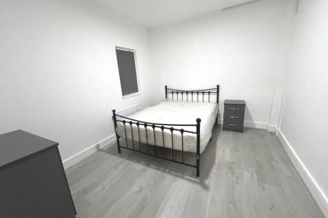 2 Bedroom Flat at Colum Road, Cathays, Cardiff, CF10 3EE photo 3