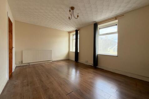 Call 02920 668585 to secure your viewing _12
