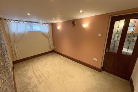 Bedroom 3/Dining Room