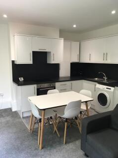 19) 105 Cottingham Road Kitchen 20.07.2020.jpg