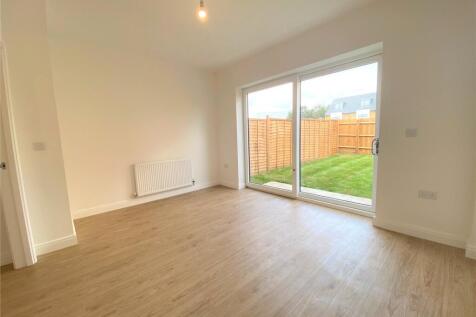 Newdawn Place, Stratton Villas, Swindon, SN1 photo 3