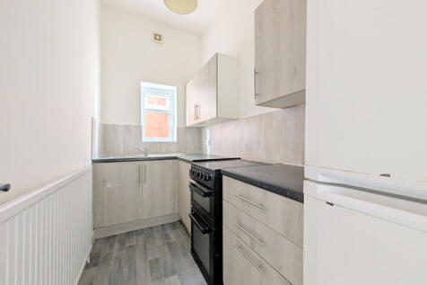 To Let - Weld Road, Birkdale, PR8 - One Bed Apt photo 2