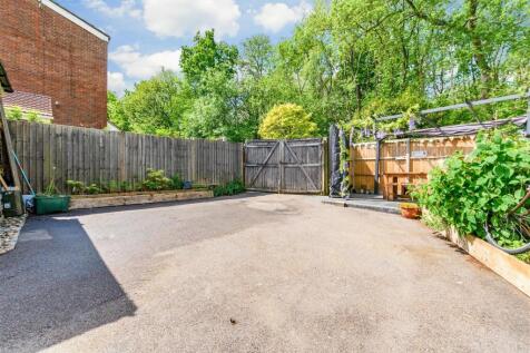 Driveway/Parking