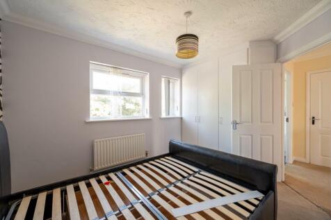 2 Aubrey Close 23 13.jpg