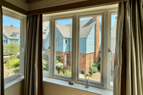 Bay Window 
