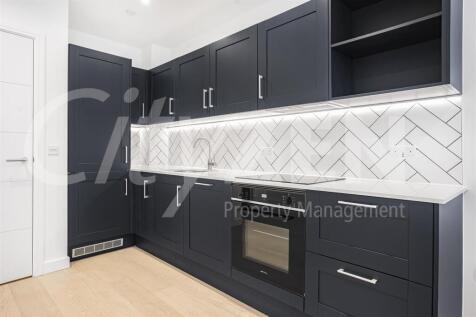 KITCHEN (SIMILAR APARTMENT)