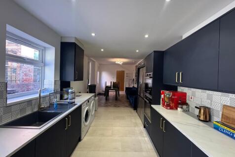 7-bed semi-detached on Lenton Boulevard, Nottingham, Nottinghamshire, NG7, £4,550/mo
