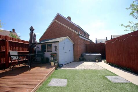 Valerian Way, Stotfold, Hitchin, SG5 photo 3