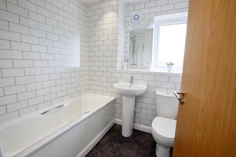 Cross Heath Grove, Leeds, West Yorkshire, LS11 photo 4
