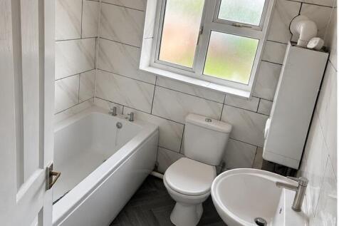 St Lukes Road, Burton upon Trent, DE13 photo 3