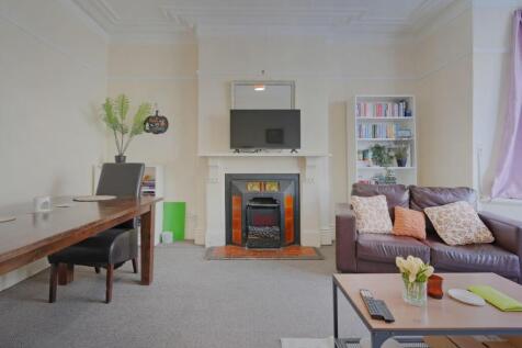 Living room, pic 2.jpeg