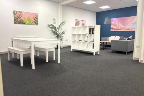 Office to rent Image 5