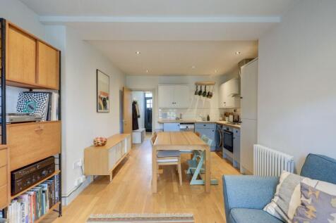 Open Plan Lounge &amp; Kitchen