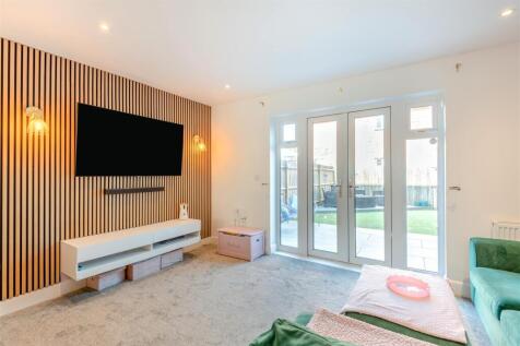 8660212-interior10.jpg