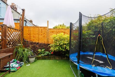 12 Hammersmith Road, BS5-36.jpg
