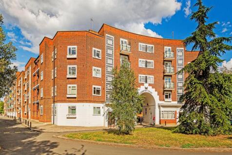 22561_james_anderson_68_chertsey_court_2