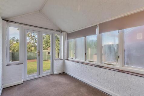 Dining Room/ Sun room