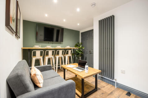 Studio house on Sandy Lane, £950/mo