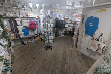 Retail Property (high street) to rent Image 7