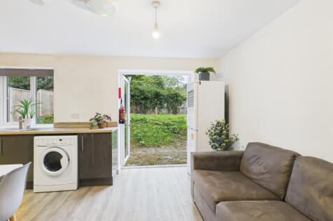 Bluebell Road photo 2