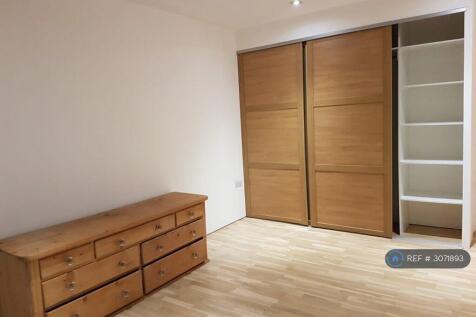 Plumbers Row, London, E1 photo 4
